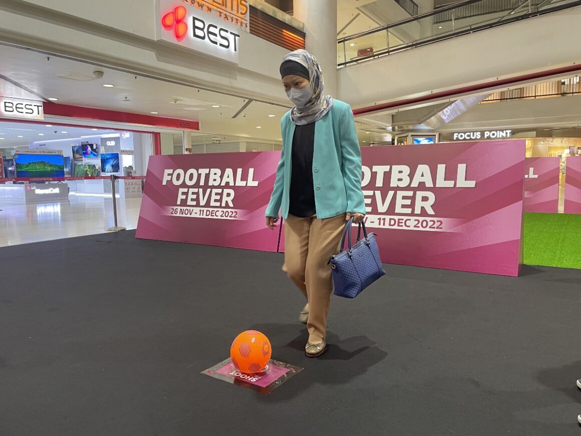 Subang Parade Celebrates Football Fever