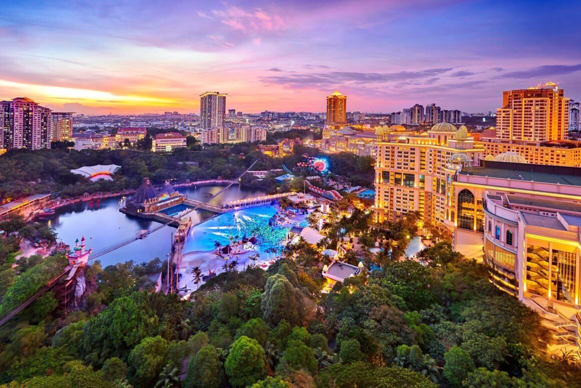 Holiday in Malaysia and Exciting Activities from tiket.com
